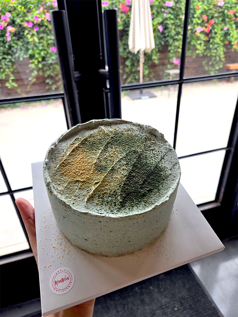 쑥 인절미 (Mugwort Injeolmi) Whipped Cream Cake