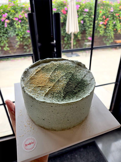 쑥 인절미 (Mugwort Injeolmi) Whipped Cream Cake