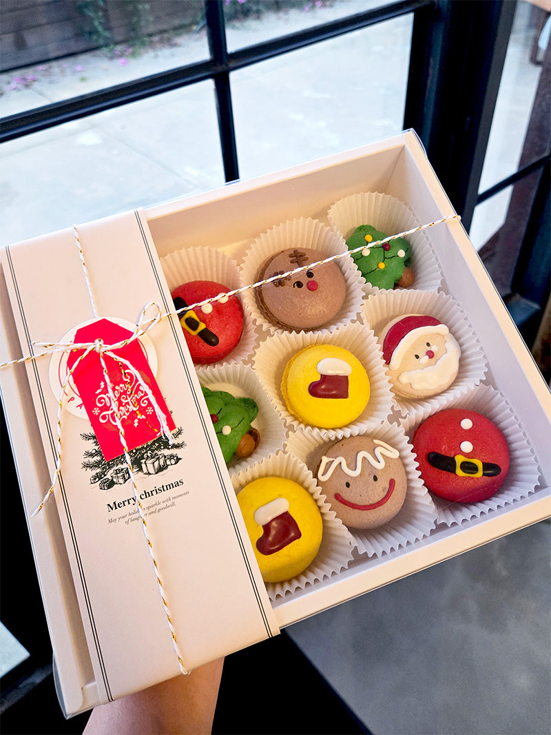 Holiday - Macaron gift box (12 Pcs)