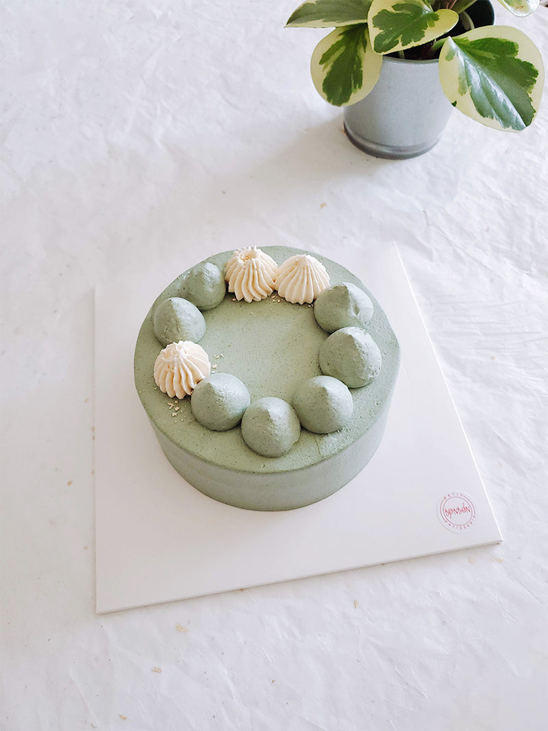 쑥 인절미 (Mugwort Injeolmi) Whipped Cream Cake