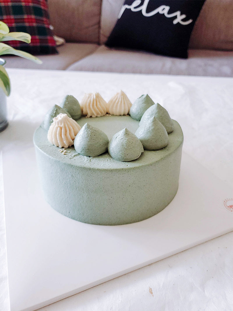 쑥 인절미 (Mugwort Injeolmi) Whipped Cream Cake