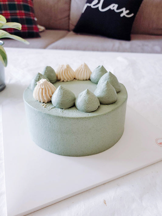 쑥 인절미 (Mugwort Injeolmi) Whipped Cream Cake